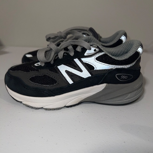 Kids Shoes - Picture 4 of 4